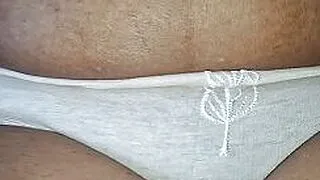 Asyalı MILF kimseye karşı koyamıyor, onu beğendin mi?