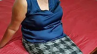 Kıvrımlı Asyalı Şeker MILF